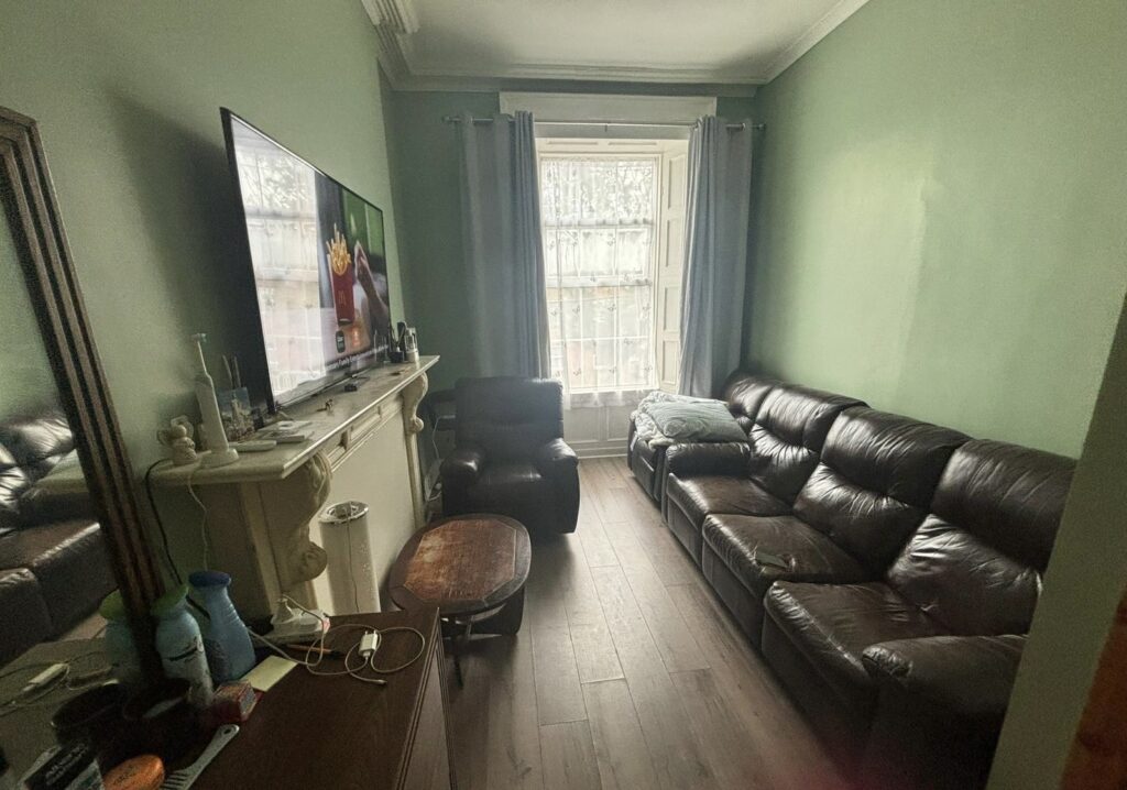 35 Seatown Place, Dundalk, Co. Louth 35 Seatown Place, Dundalk, Co. Louth