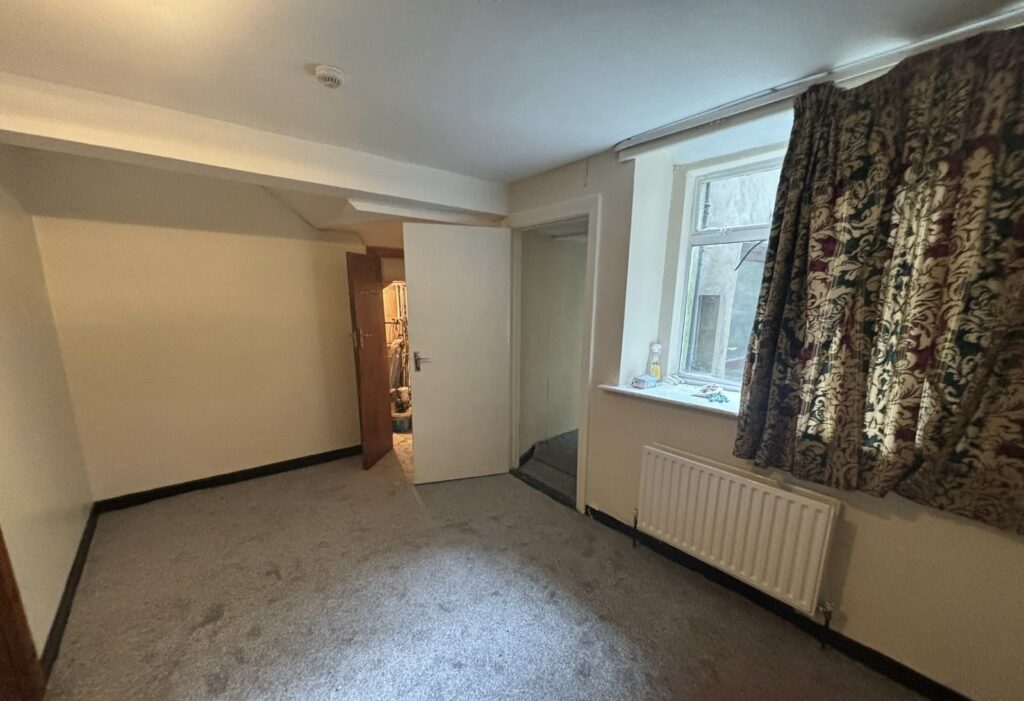 35 Seatown Place, Dundalk, Co. Louth 35 Seatown Place, Dundalk, Co. Louth