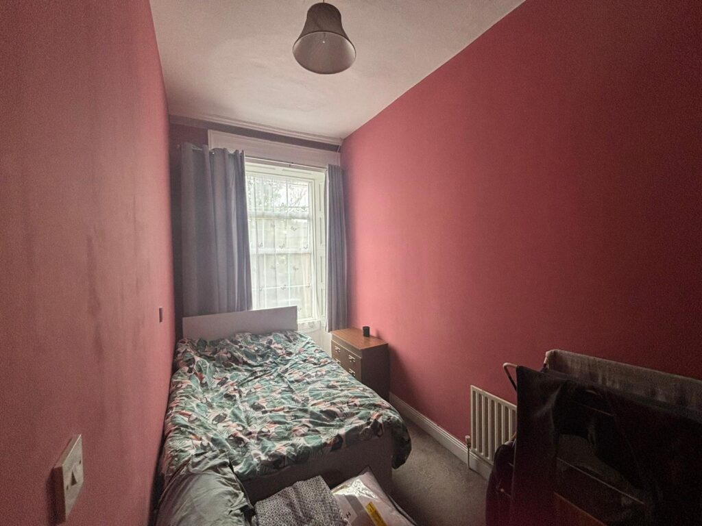 35 Seatown Place, Dundalk, Co. Louth 35 Seatown Place, Dundalk, Co. Louth