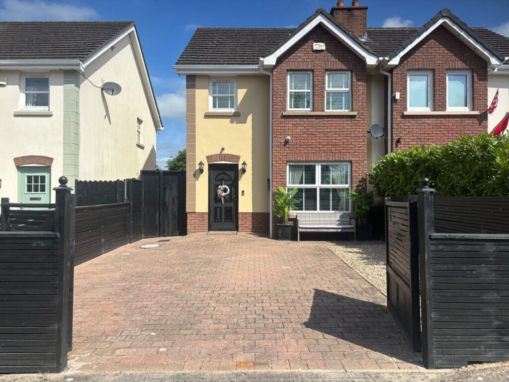 8 Gleann Alainn, Tullyallen, Co. Louth – A92 Y1K0 8 Gleann Alainn, Tullyallen, Co. Louth – A92 Y1K0