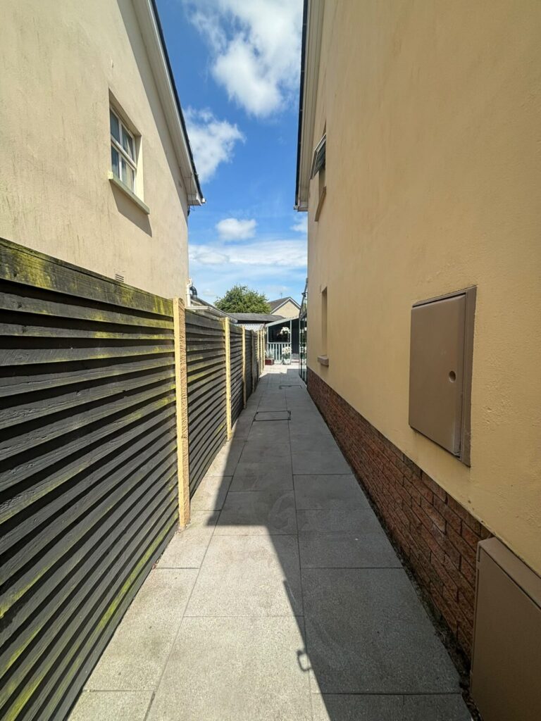 8 Gleann Alainn, Tullyallen, Co. Louth – A92 Y1K0 8 Gleann Alainn, Tullyallen, Co. Louth – A92 Y1K0