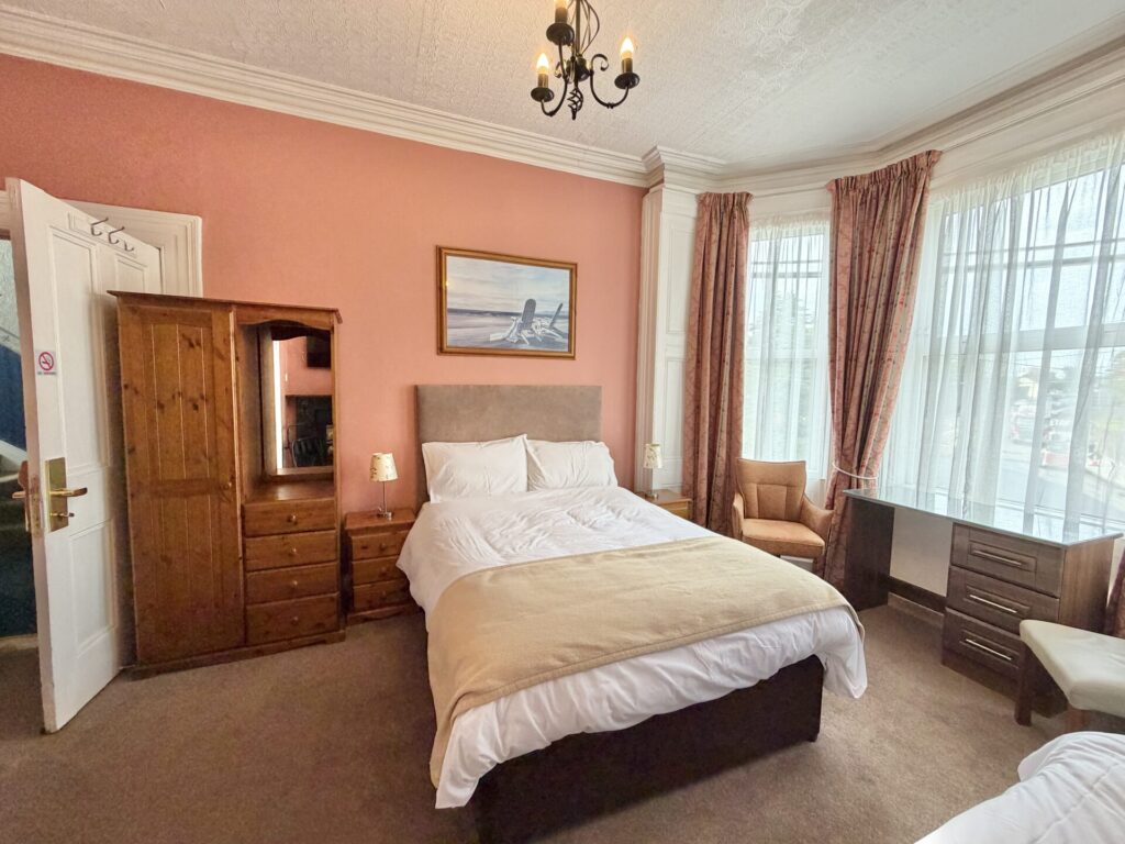 “Ardrose”, 5 The Crescent, Dundalk, Co. Louth – A91 K521 “Ardrose”, 5 The Crescent, Dundalk, Co. Louth – A91 K521