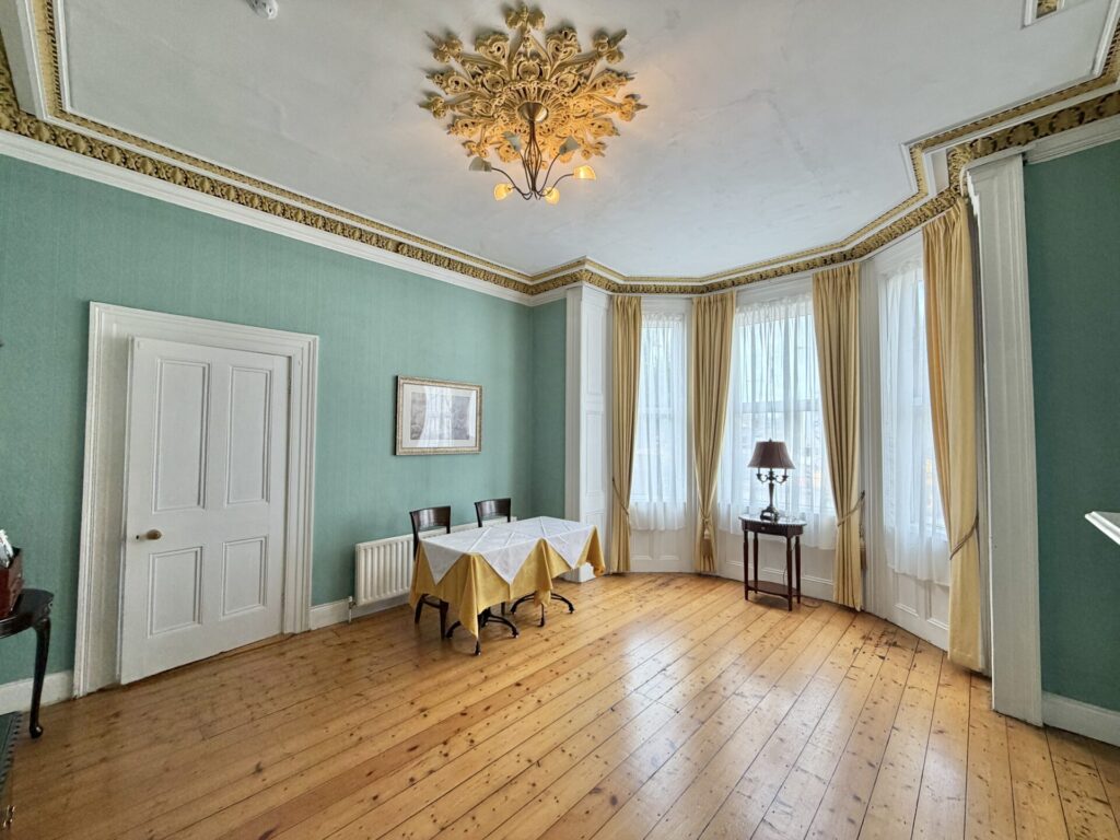 “Ardrose”, 5 The Crescent, Dundalk, Co. Louth – A91 K521 “Ardrose”, 5 The Crescent, Dundalk, Co. Louth – A91 K521
