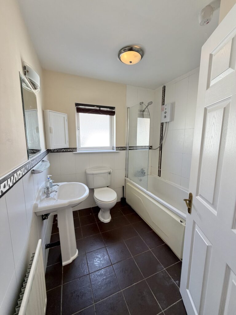 7 Marine Crescent, Blackrock Cove, Blackrock, Co. Louth – A91 AE98 7 Marine Crescent, Blackrock Cove, Blackrock, Co. Louth – A91 AE98