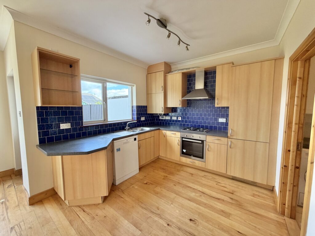7 Marine Crescent, Blackrock Cove, Blackrock, Co. Louth – A91 AE98 7 Marine Crescent, Blackrock Cove, Blackrock, Co. Louth – A91 AE98